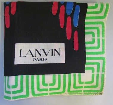 LANVIN, circa 1975
CARRE en étamine de laine...