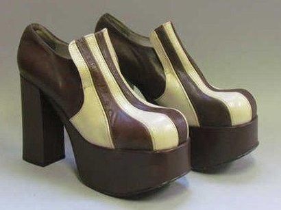 SUCCHI, circa 1970
PAIRE de CHAUSSURES à...