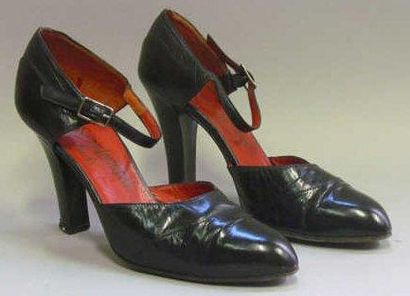 Yves SAINT LAURENT, circa 1975
PAIRE de BABIES...