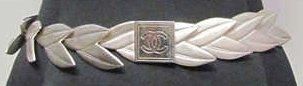 CHANEL
CEINTURE articulée en métal argenté...