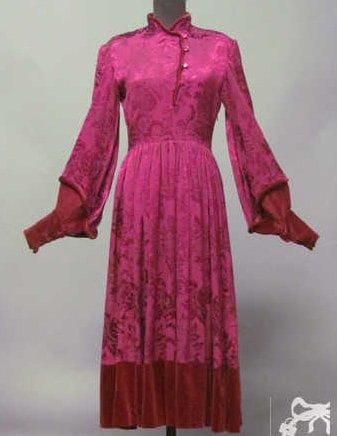 KENZO, circa 1980
ROBE en brocart de coton...