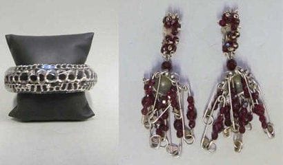 ANONYME
BRACELET en bakélite noire et résine...