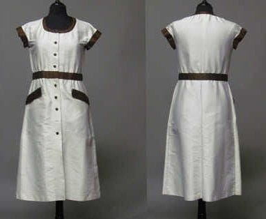 COURREGES, circa 1978/80
ROBE en satin de...