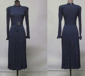 Jean MUIR, circa 1975/78
ROBE en crêpe jersey...