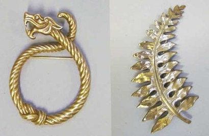 TRUSSARDI, ANONYME
Lot comprenant DEUX BROCHES...