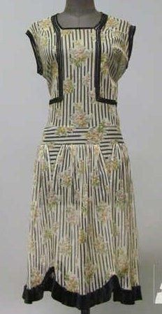 ANONYME
ROBE inspirée des années 20 en tulle...