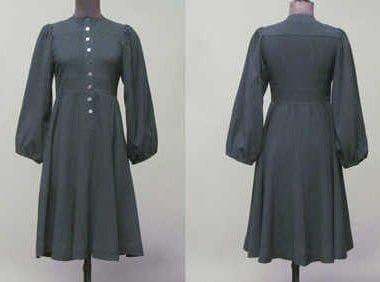 Jean MUIR, circa 1971
ROBE en crêpe de laine...