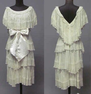 Zandra RHODES, circa 1982
ROBE volantée superposée...