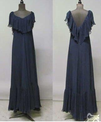 VALENTINO
Boutique, circa 1975 ROBE en mousseline...