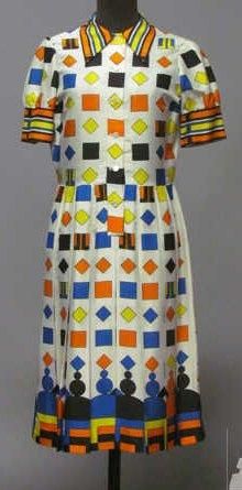 LANVIN
Boutique, circa 1970 ROBE en acétate...