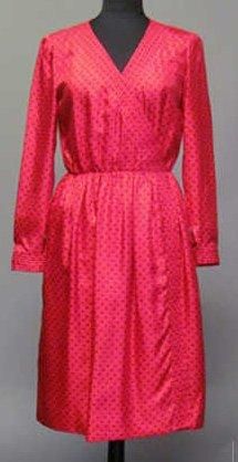 ANONYME (Couture)
(Patron Yves SAINT LAURENT)...