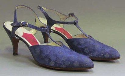 SCHIAPARELLI Paris-New York, circa 1958/60
PAIRE...