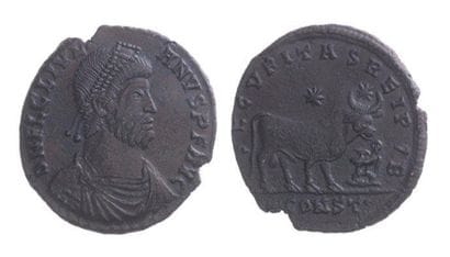 JULIEN II (360-363). Maïorina au taureau...