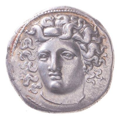 IDEM-. Drachme (6,06 g) à la tête de face...