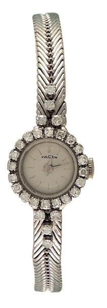VULCAIN
En or blanc sertie de diamants, pb...