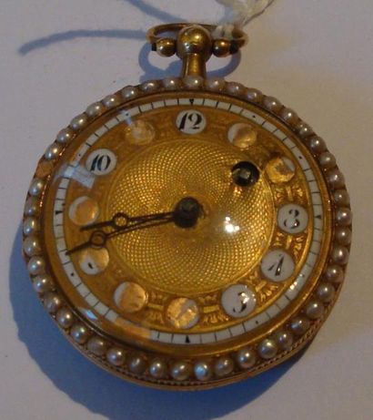 Montre de col en or émaillé, troisième quart...