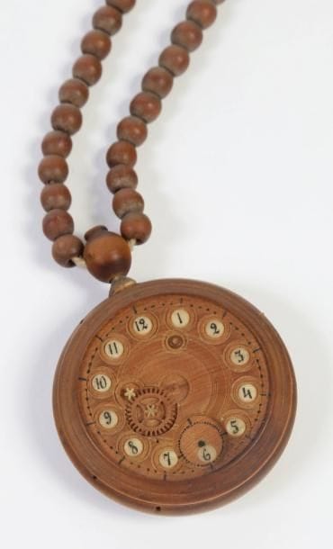 Montre avec mouvement et boîtier construits...