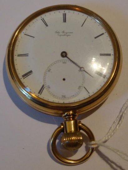 Montre à ancre en or signée 