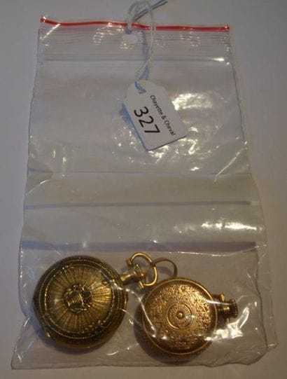 Deux montres de col dont une en or