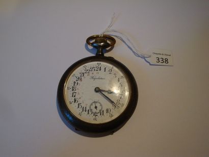 En acier, cadran blanc à 24 heures avec secondes....