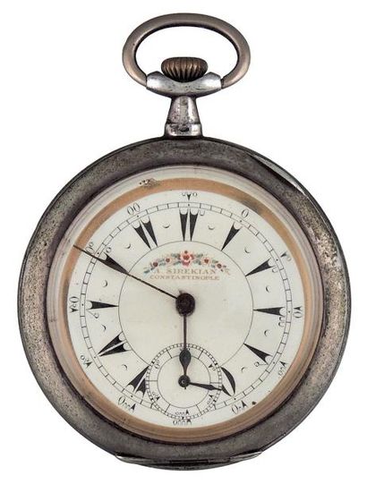 Montre à ancre très plate en argent guilloché,...