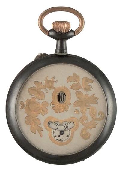 Montre digitale à guichets en acier poli....