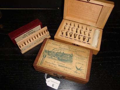 Trois boîtes de forêts fraisés