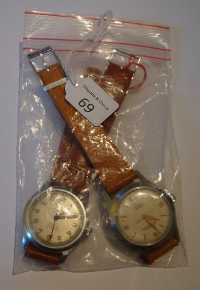 Deux montres-bracelet pour enfant en aci...