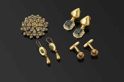 Lot de Bijoux fantaisie vintage circa 1980...