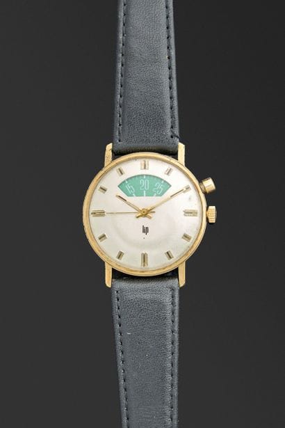 LIP. Stop parking. Montre bracelet en métal...