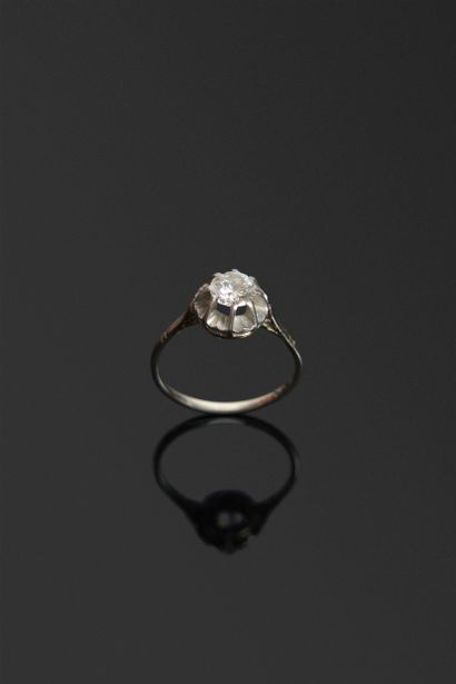 Bague solitaire en or gris et platine sup....