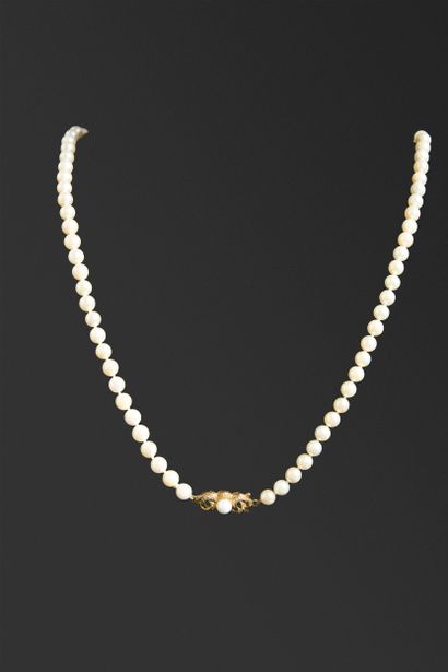 Collier de perles chocker, fermoir en or...