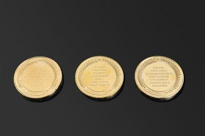 Lot de 3 MEDAILLES en VERMEIL (poinçon crabe)...
