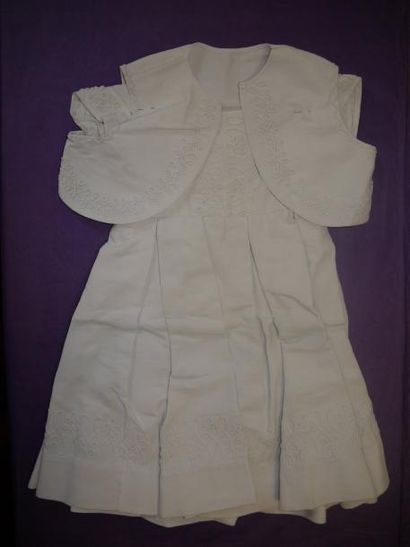 Une de fillette en piqué de coton soutaché...