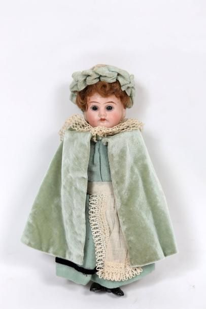 mignonnette gouvernante, tête en porcelaine,...