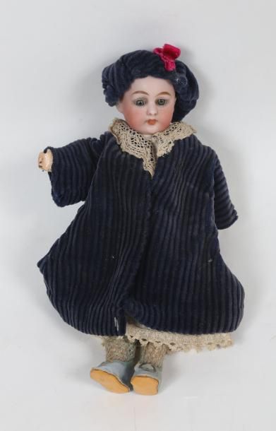 Mignonnette allemande, tête en porcelaine...