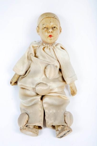 Pierrot en céramique signé sous le pied:...