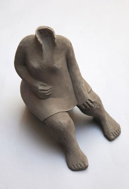 Cécile PAGE
Femme Assise Sculpture en terre...