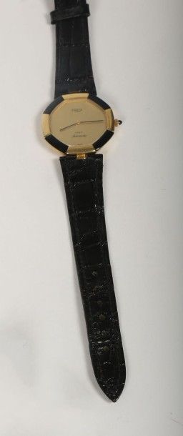 GERALD GENTA pour FRED
Montre d'homme hexagonale...