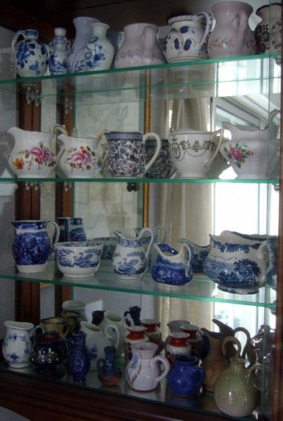 Collection de 50 petits pots à crème ou petits...
