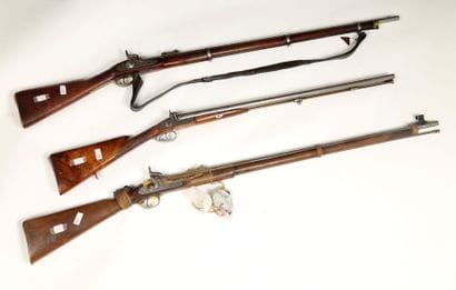Fusil à percussion Enfield.
Canon rond avec...