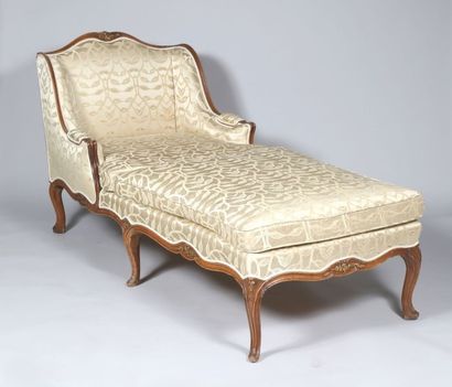 Lit de repos dit duchesse en bateau. Noyer...