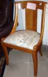 Non présenté
Chaise en merisier et tissu....
