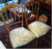 Non présenté
Paire de chaises en cerisier.
Vers...