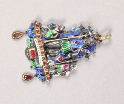 Pendentif en argent doré et émaillé avec...