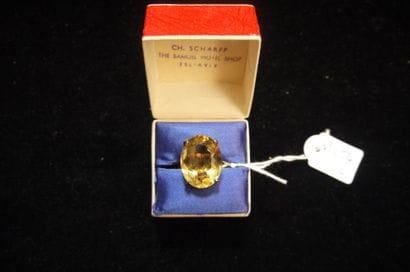 Bague en or jaune 14K ornée d'une pierre...