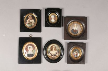 Cinq miniatures dans le goût du XVIIIe siècle...