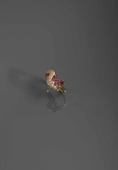 Bague en or jaune 18K (750°/00) sertie de...