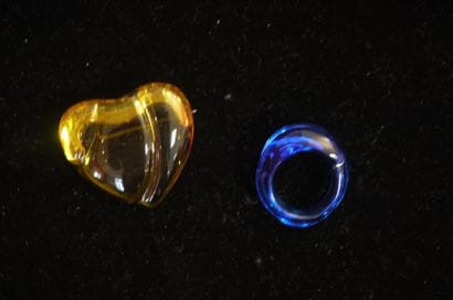 broche formant cœur et une bague, signée...