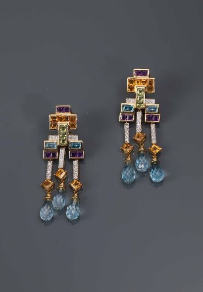 Paire de boucles d'oreilles en or jaune 18K...